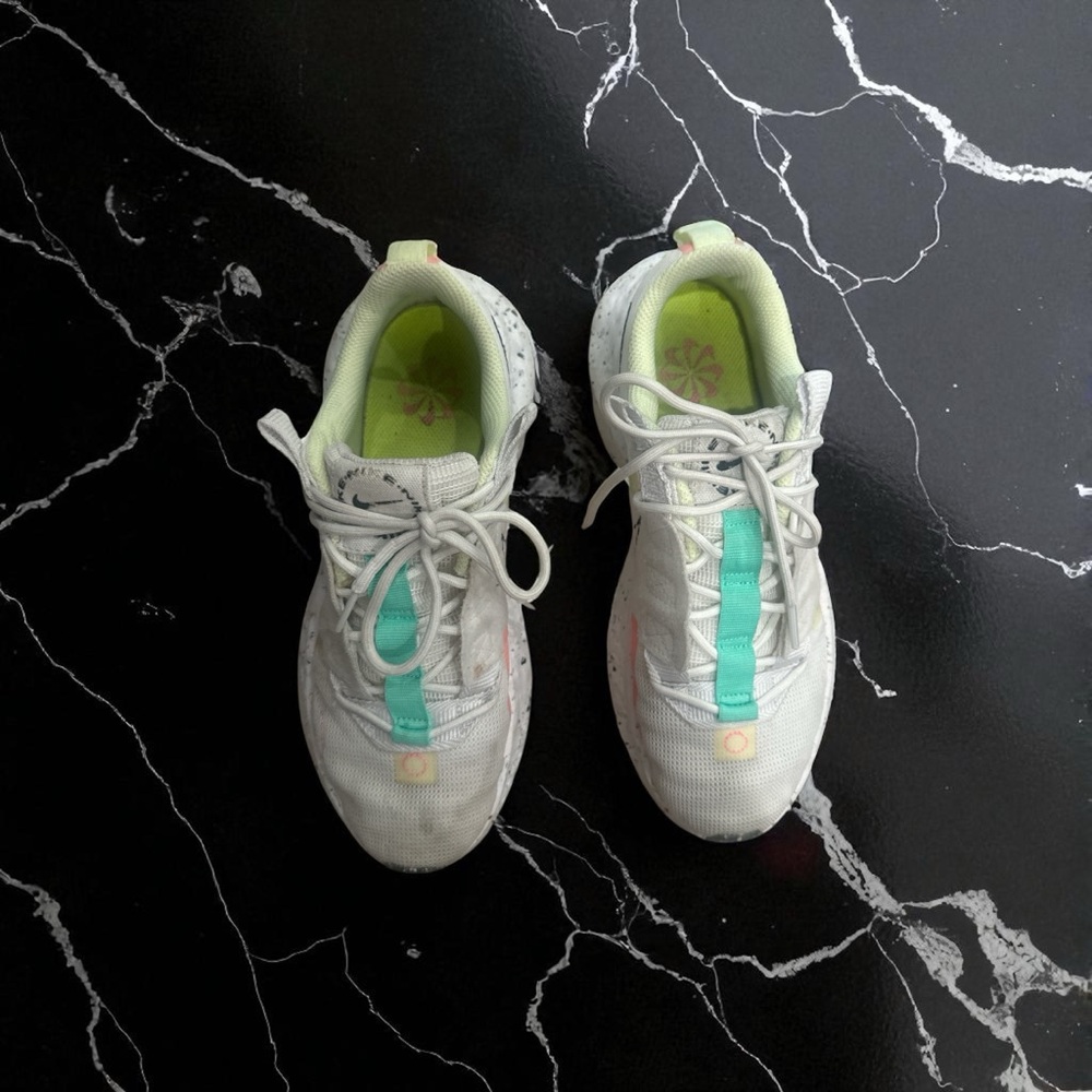 Nike White and Teal Athletic Shoes size 7